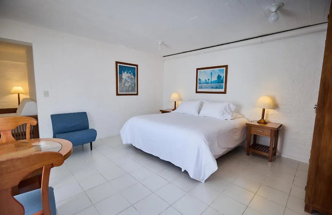 Hotel Las Olas Resort-1